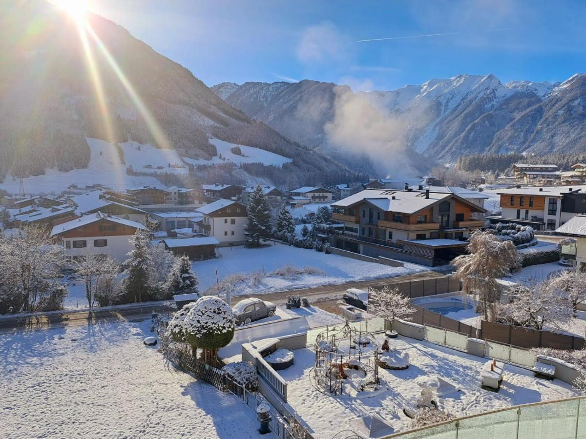 Hotel Garni Pinzgau, Bernd Huttl Neukirchen am Grossvenediger Exterior photo